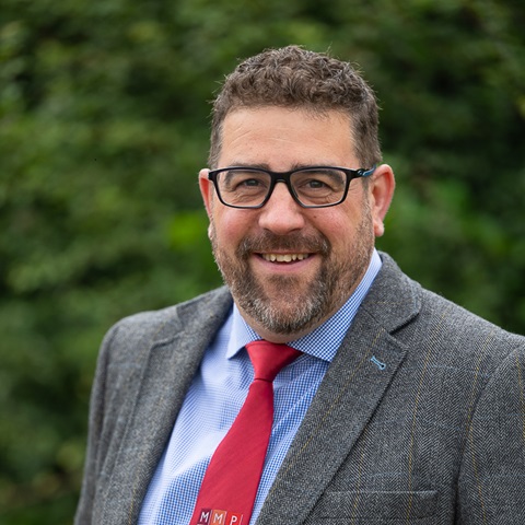Richard Evans, (BSc (Hons) MRICS FAAV) Partner